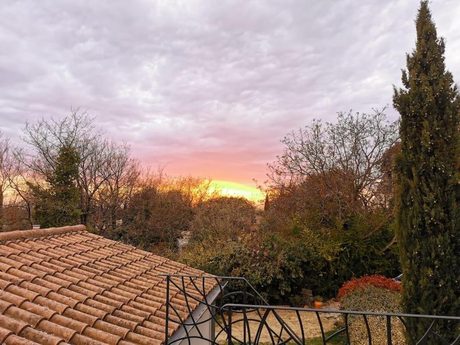 Entre Ventoux Et Luberon, Dans Maison.