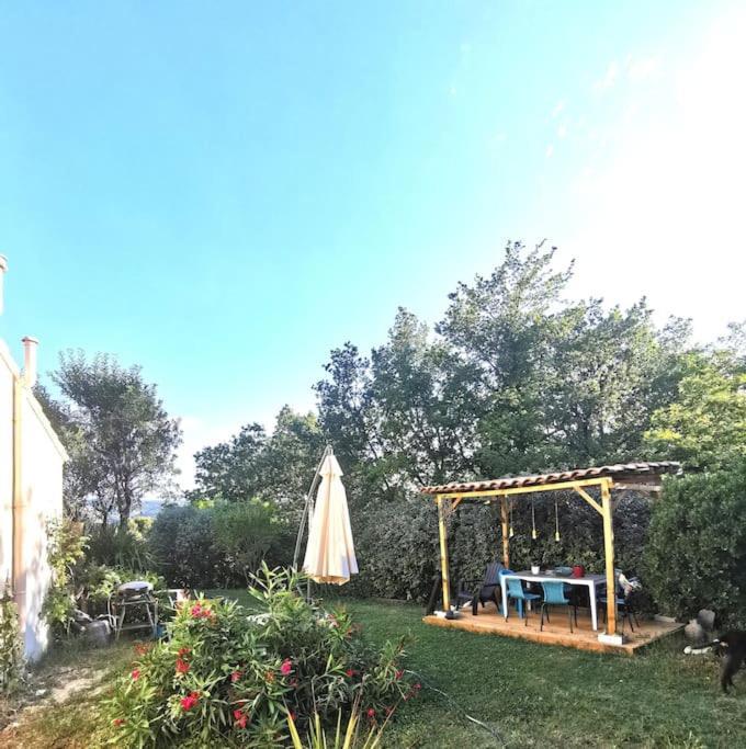 Entre Ventoux Et Luberon, Dans Maison.