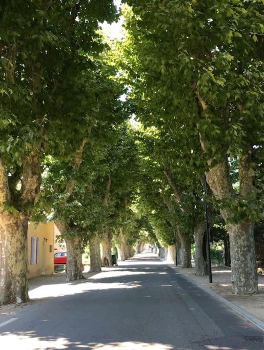 Appartement Entre Ventoux Et Luberon, Dans Maison. Malemort-du-Comtat