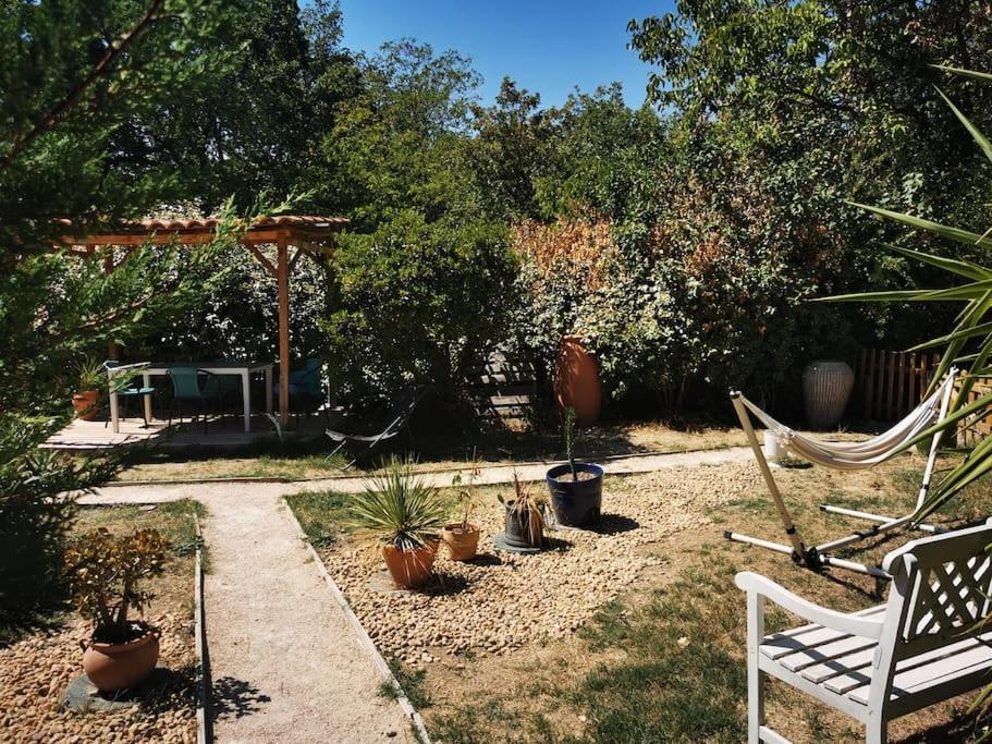 Entre Ventoux Et Luberon, Dans Maison. Apartment Malemort-du-Comtat