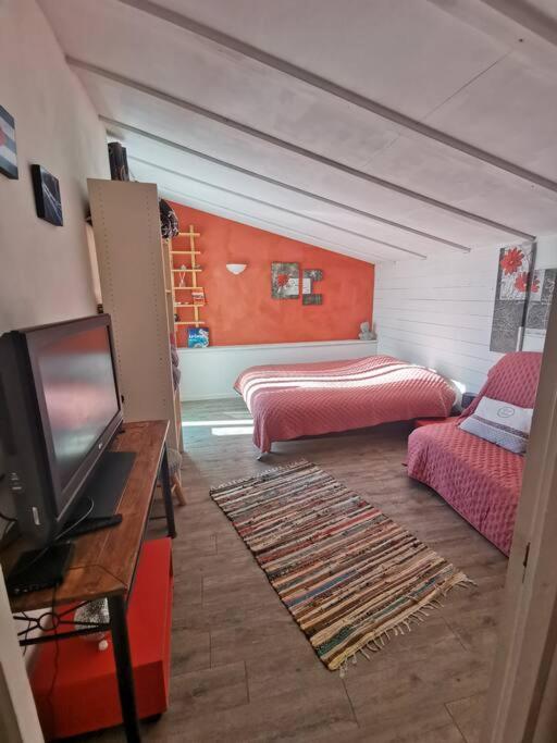 Entre Ventoux Et Luberon, Dans Maison.