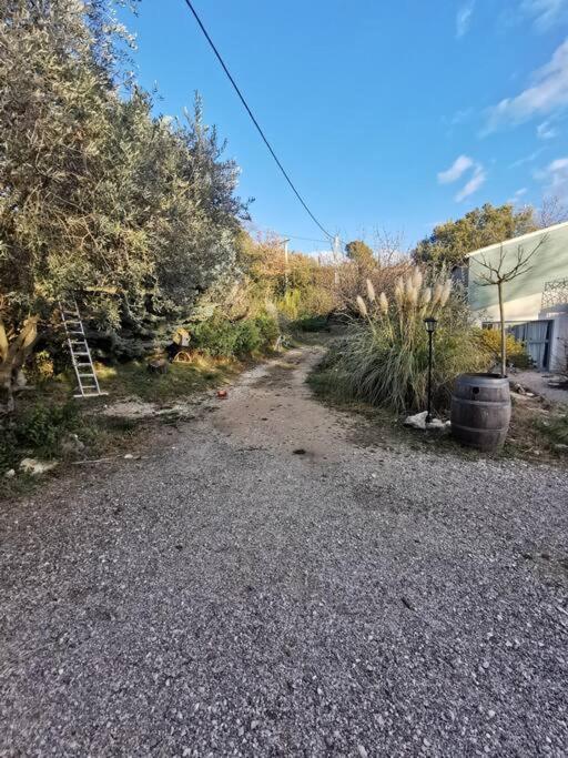 Apartment Entre Ventoux Et Luberon, Dans Maison. Malemort-du-Comtat